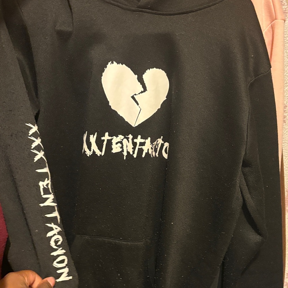 Black Graphic Women Sweater